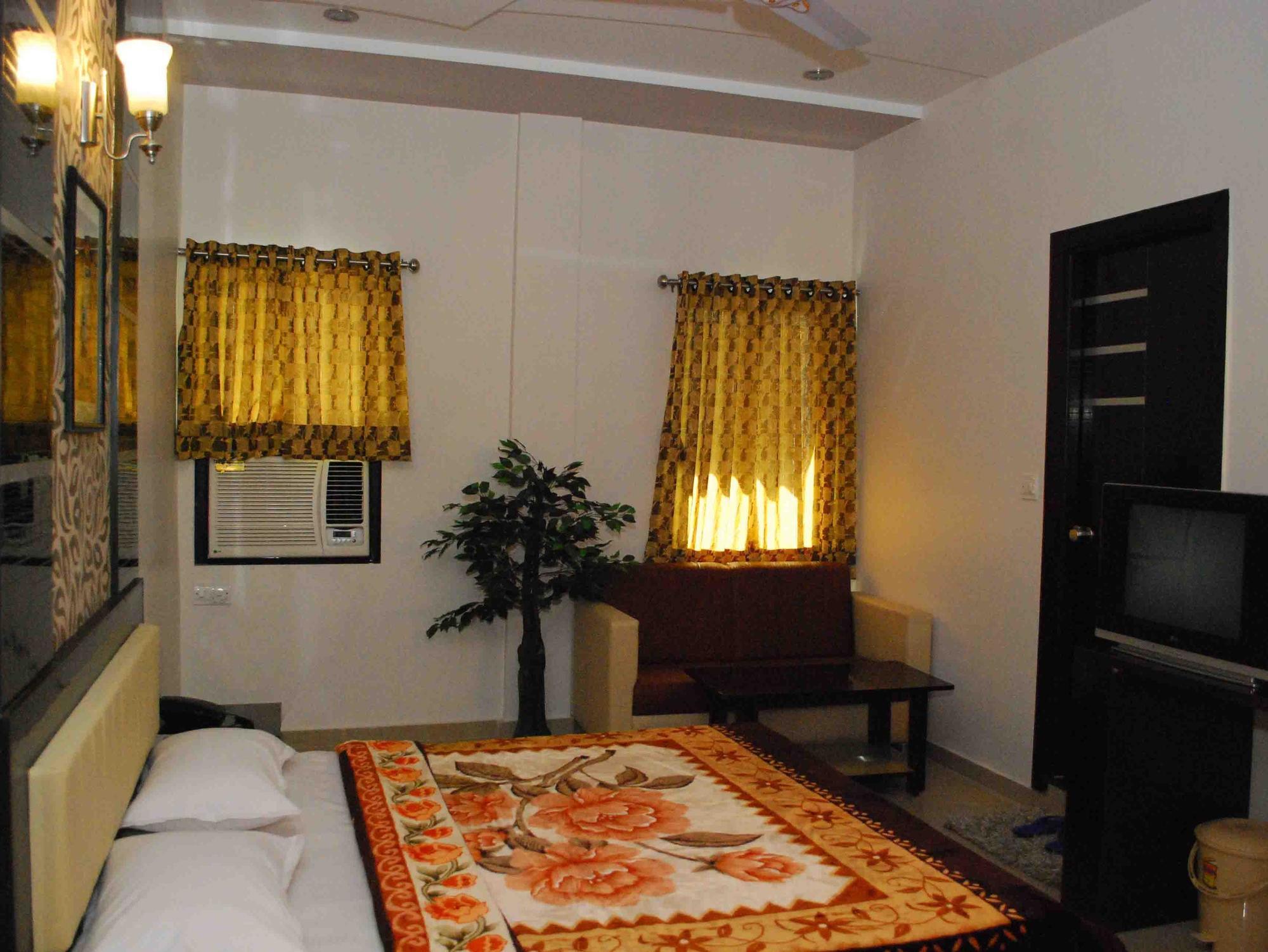 Oyo Flagship 19003 Hotel Rudra Mahal Ahmedabad Eksteriør bilde