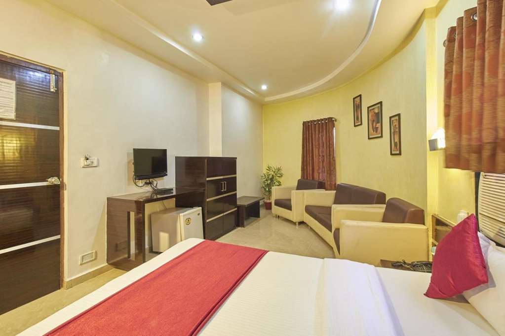 Oyo Flagship 19003 Hotel Rudra Mahal Ahmedabad Rom bilde