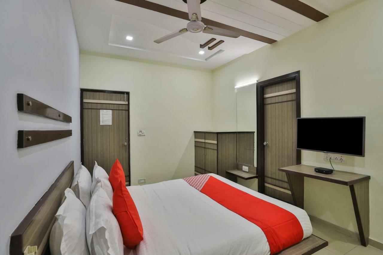 Oyo Flagship 19003 Hotel Rudra Mahal Ahmedabad Eksteriør bilde
