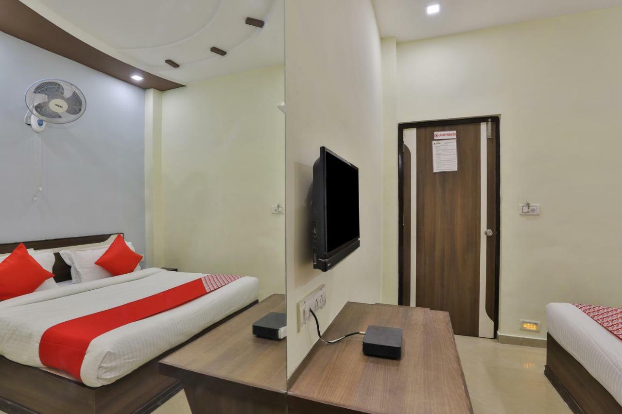 Oyo Flagship 19003 Hotel Rudra Mahal Ahmedabad Eksteriør bilde