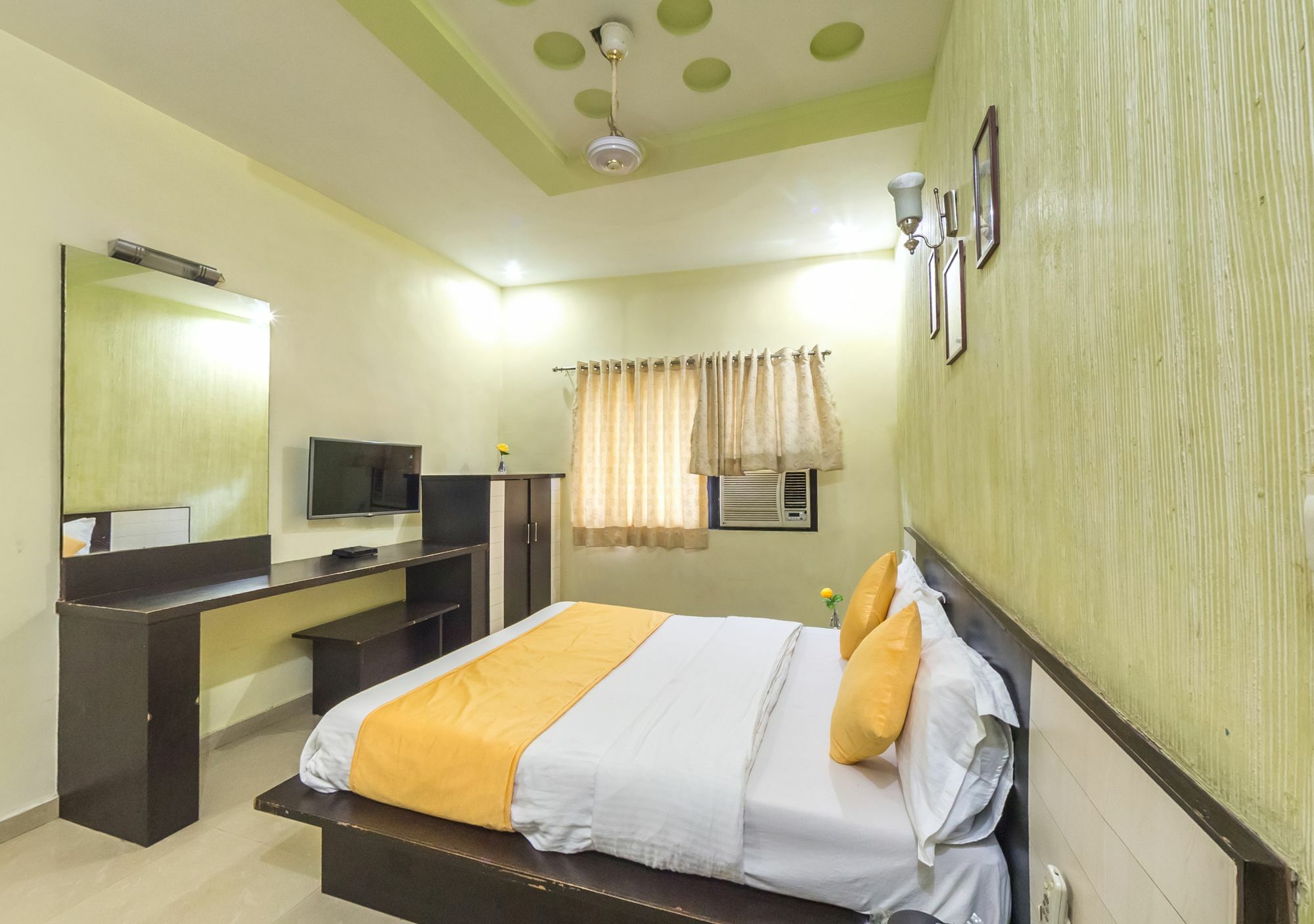 Oyo Flagship 19003 Hotel Rudra Mahal Ahmedabad Eksteriør bilde