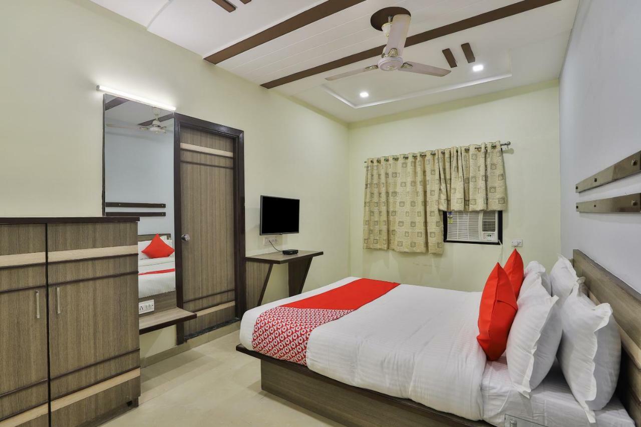 Oyo Flagship 19003 Hotel Rudra Mahal Ahmedabad Eksteriør bilde