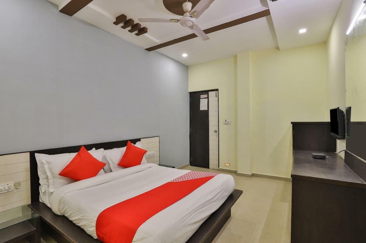 Oyo Flagship 19003 Hotel Rudra Mahal Ahmedabad Eksteriør bilde
