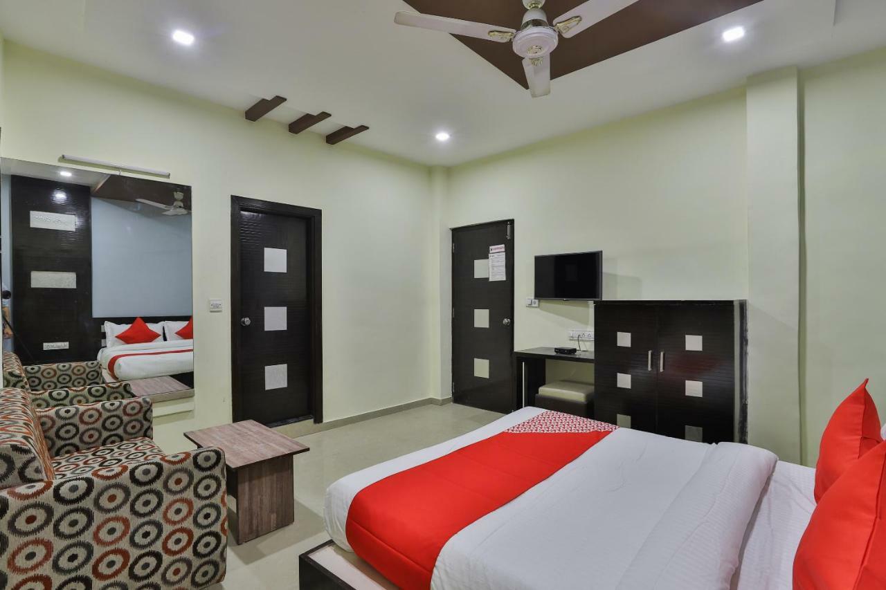 Oyo Flagship 19003 Hotel Rudra Mahal Ahmedabad Eksteriør bilde