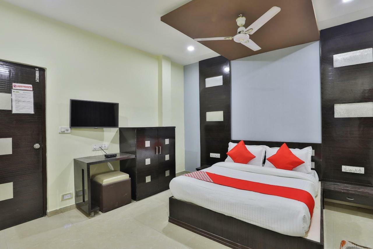 Oyo Flagship 19003 Hotel Rudra Mahal Ahmedabad Eksteriør bilde
