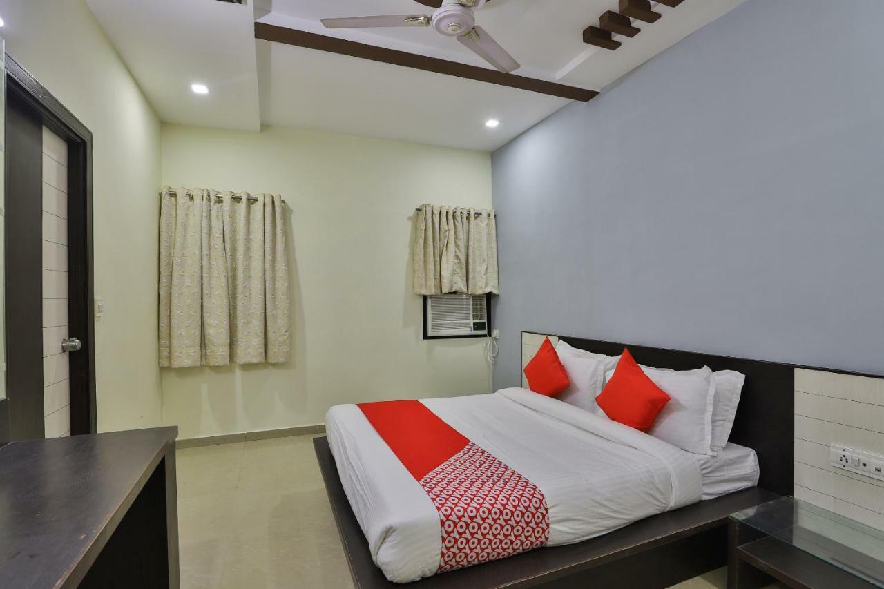 Oyo Flagship 19003 Hotel Rudra Mahal Ahmedabad Eksteriør bilde