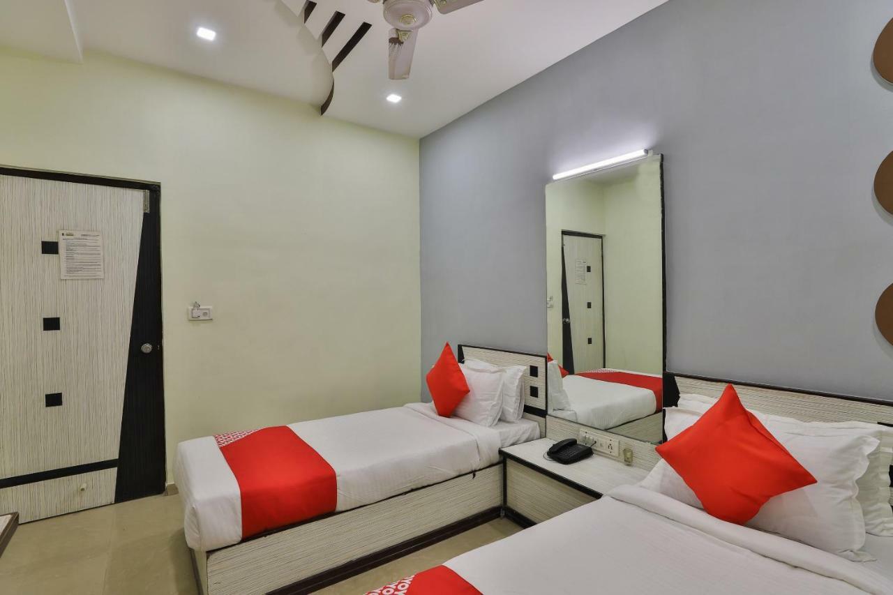 Oyo Flagship 19003 Hotel Rudra Mahal Ahmedabad Eksteriør bilde