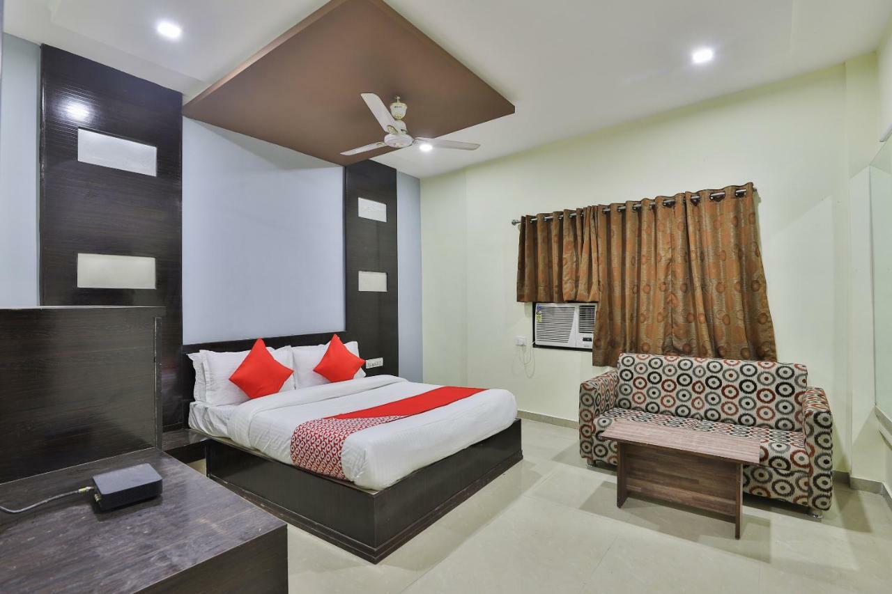 Oyo Flagship 19003 Hotel Rudra Mahal Ahmedabad Eksteriør bilde