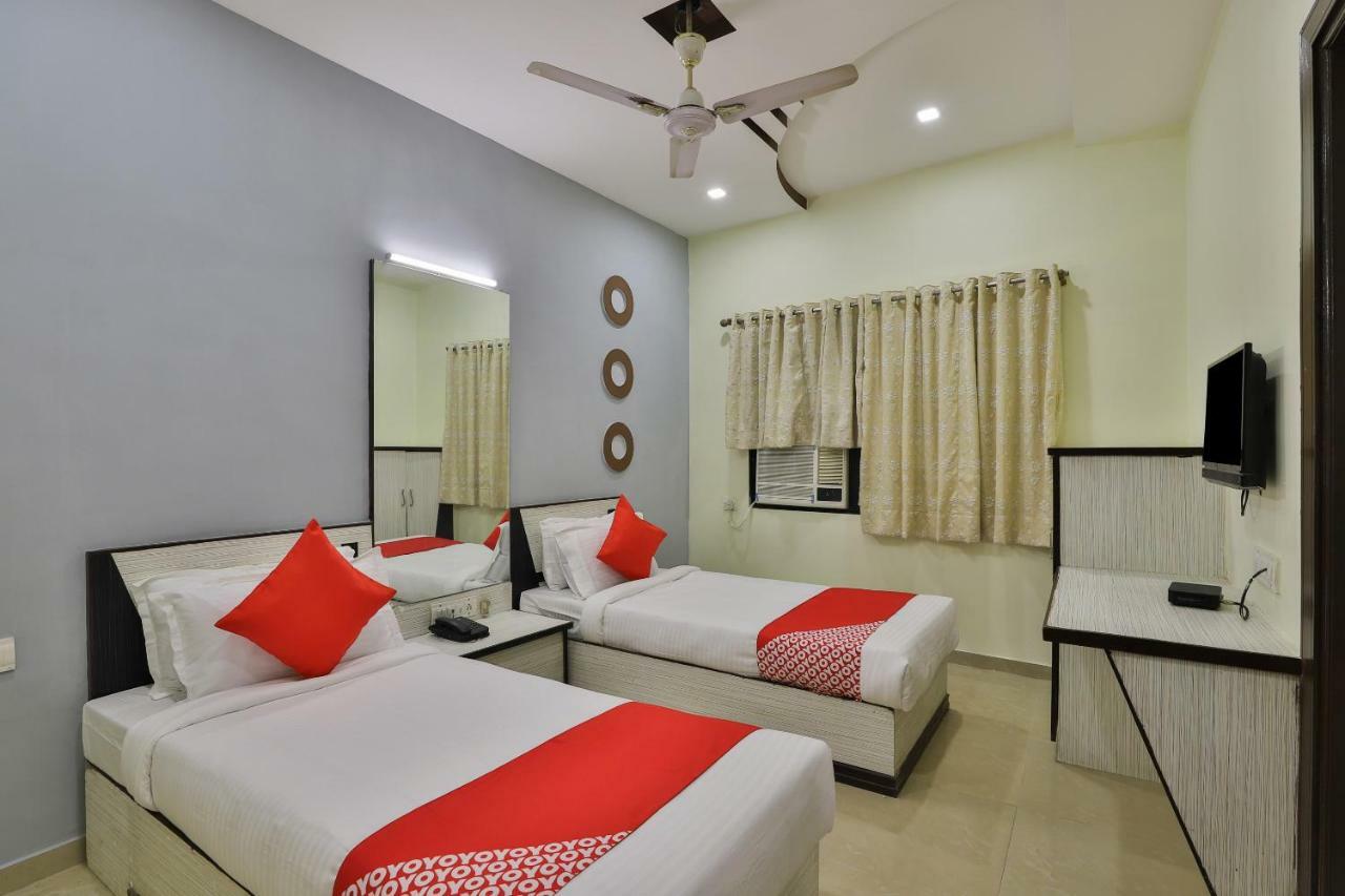 Oyo Flagship 19003 Hotel Rudra Mahal Ahmedabad Eksteriør bilde