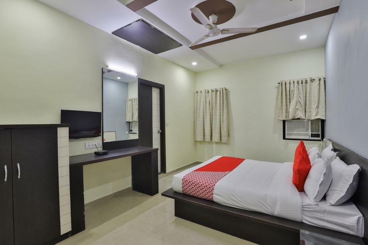 Oyo Flagship 19003 Hotel Rudra Mahal Ahmedabad Eksteriør bilde